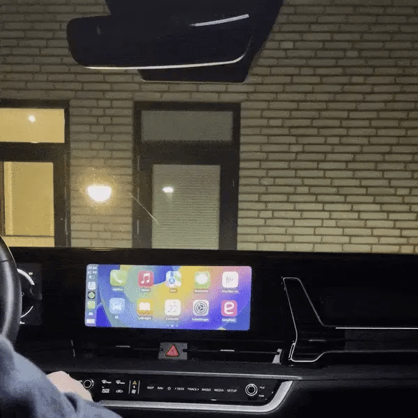 Trådlös AI-box, som gör Apple CarPlay & Android Auto trådlösa och låter dig streama Youtube, Netflix m.fl. på bilens skärm!
