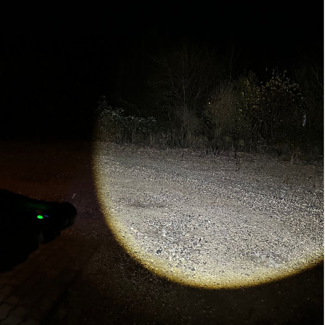 Ultra kraftig lommelygte, 10.000 lumen, 5 modes & powerbank - Lyser op til 1500 meter!,