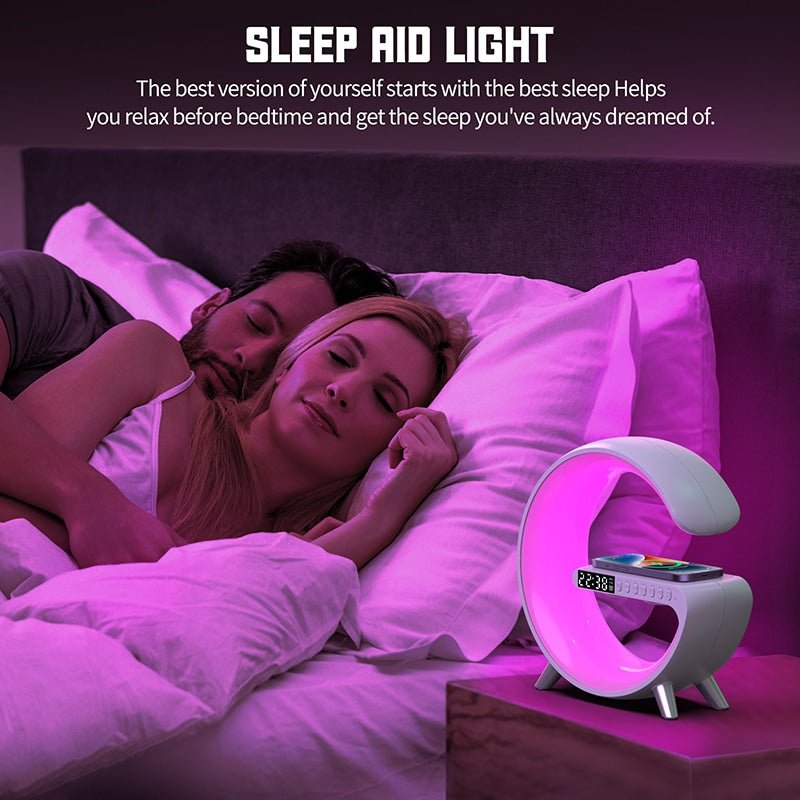 DreamCharge Nightlight - Med 15W trådløs fastcharger, Højtaler, RGB Lys, Ur, Vækkeur og meget mere!