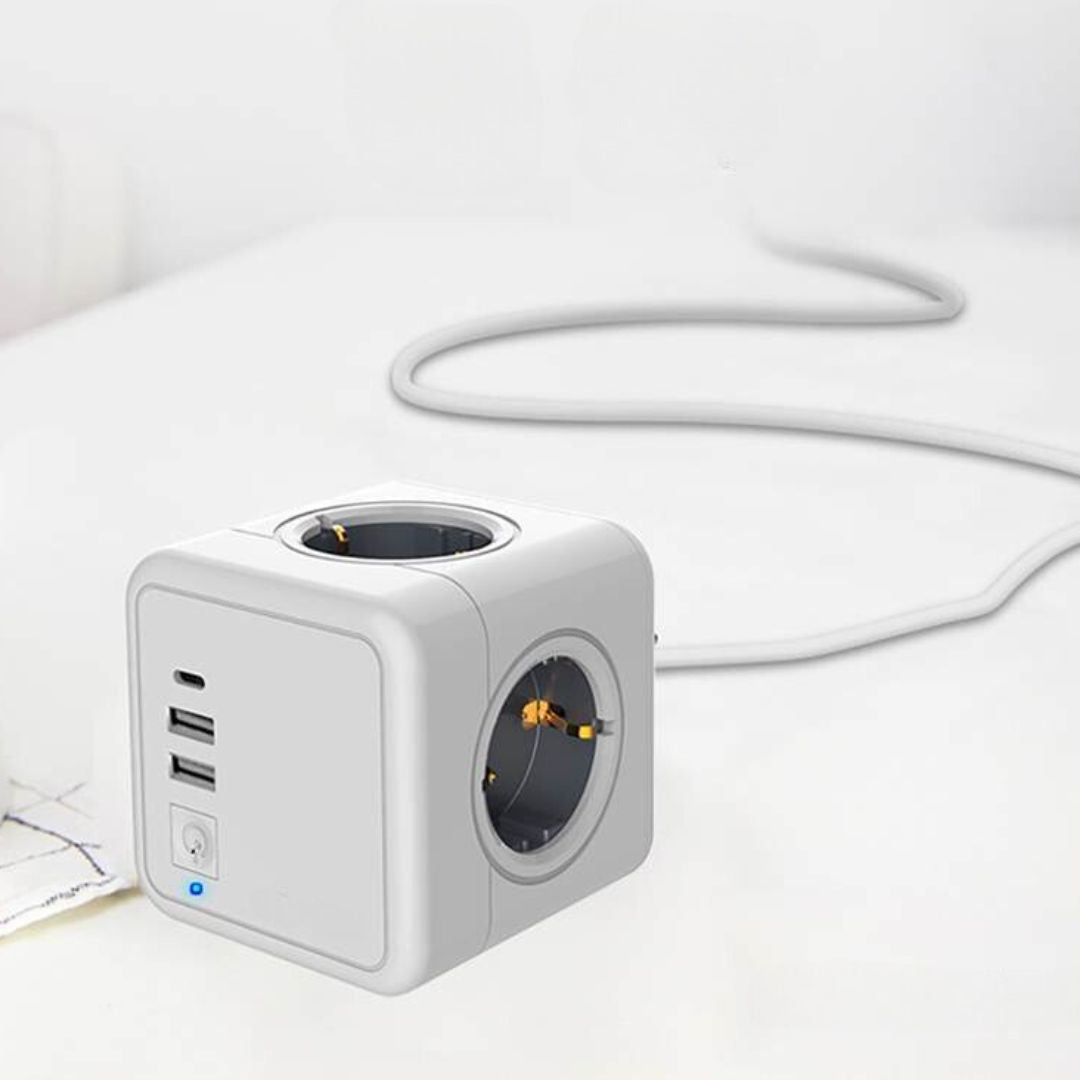 Smart Cube fleksibel Stikdåse - 4 udtag, 2 USB A stik, 1 USB C stik