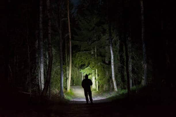 Super kraftig lommelygte med Zoom funktion- Lyser 3-500 meter - 1000 Lumen
