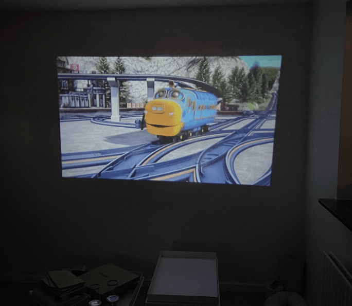 TRANSPORTABEL FULL HD LED PROJEKTOR