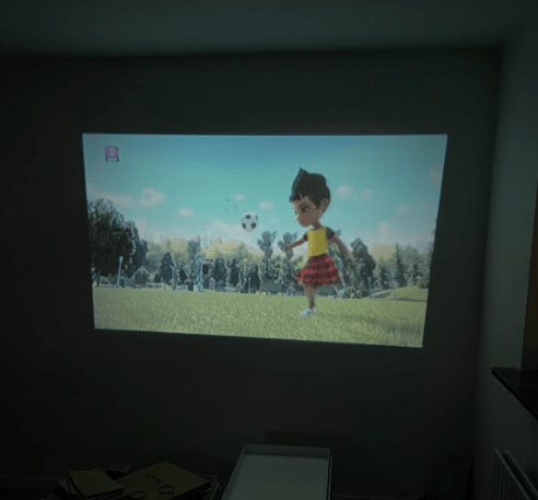 TRANSPORTABEL FULL HD LED PROJEKTOR